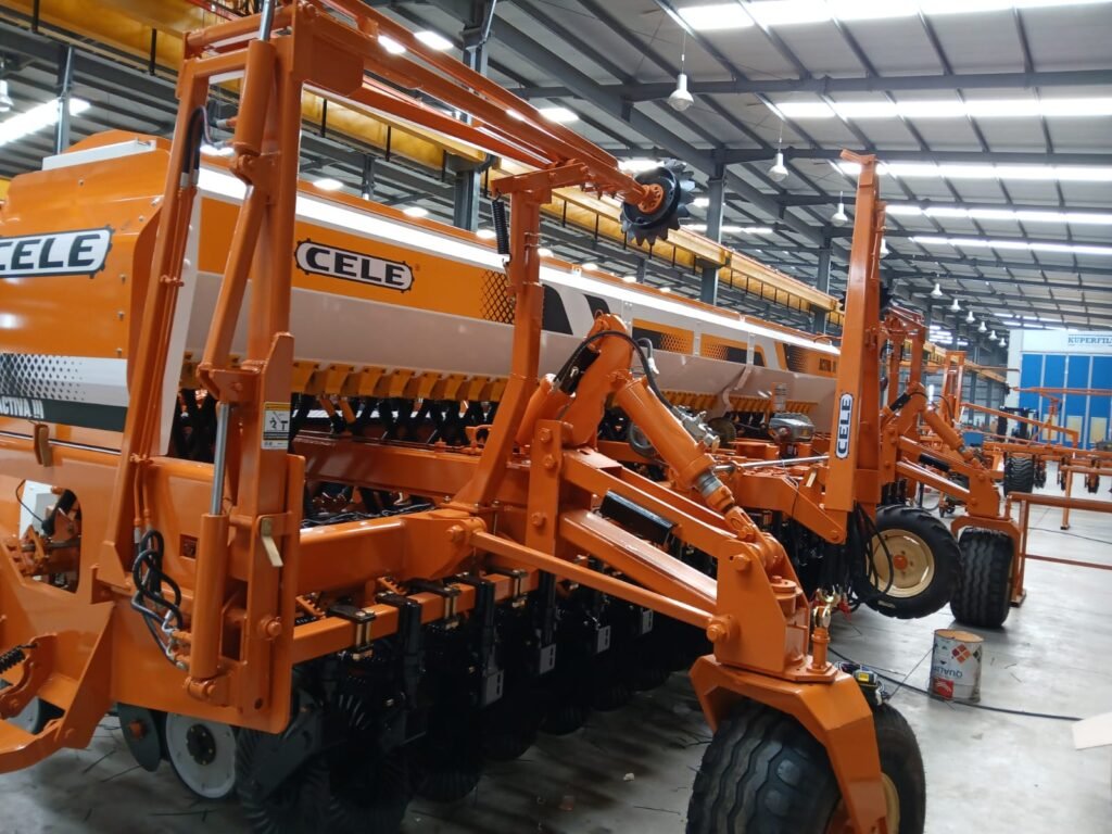 instalación de monitor de siembra efeyefe ingenieria en sembradora CELE Activa III