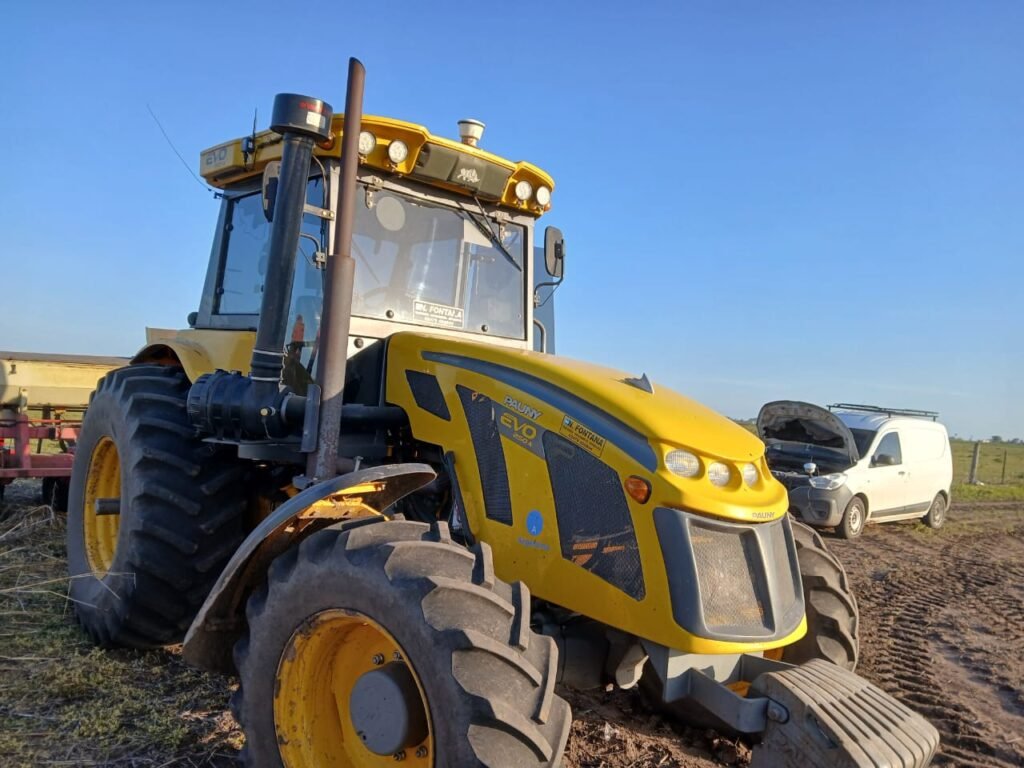 tractor al que se le va a instalar el piloto automático efeyefe